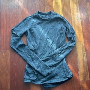 Women’s size 2 dark grey long sleeve top. Lulu Lemon.